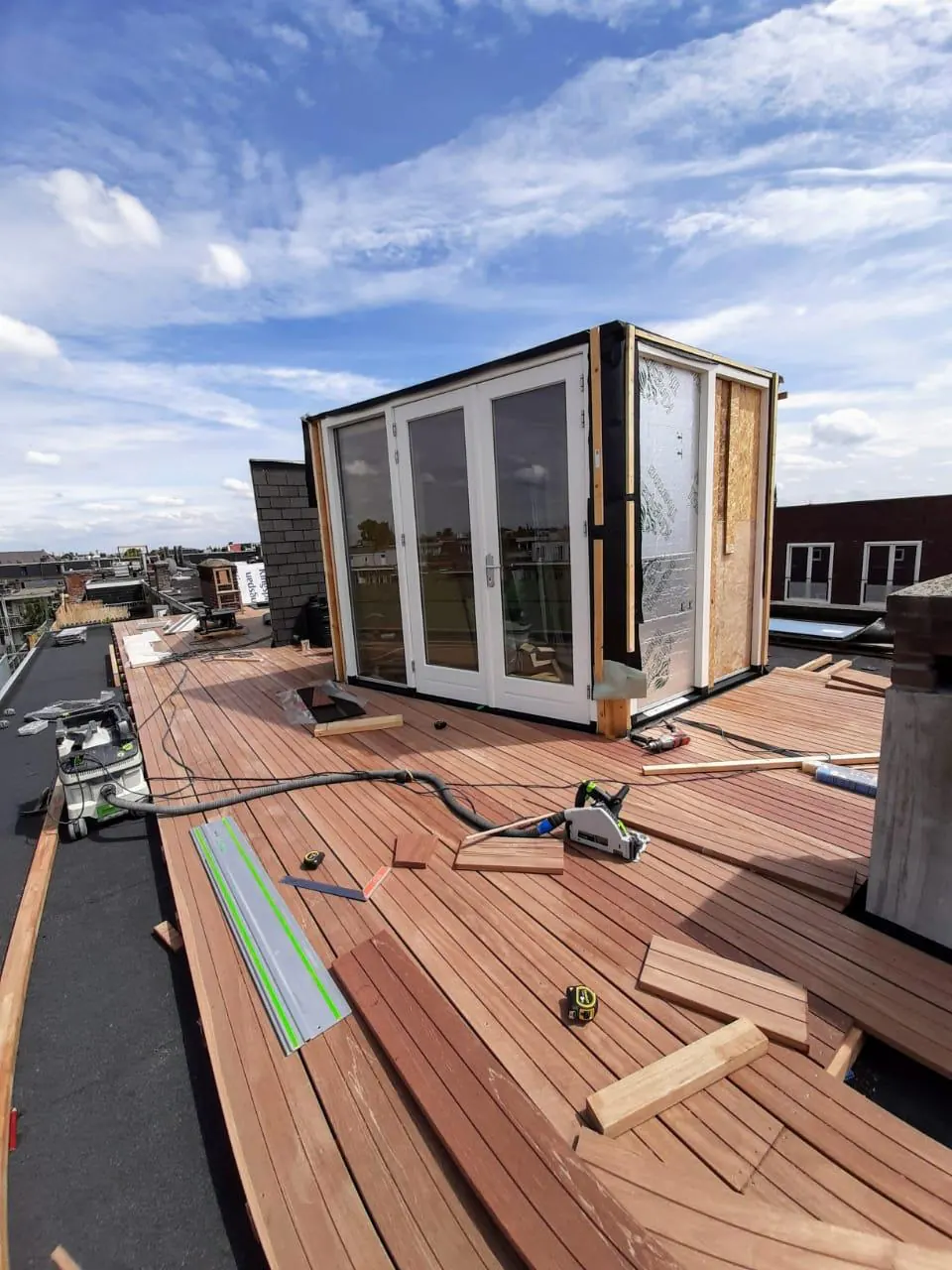 Dakopbouw met terras